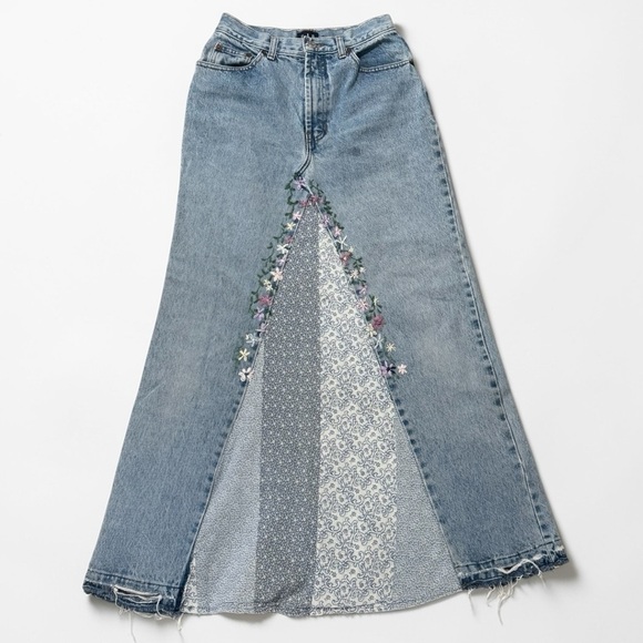 GAP Dresses & Skirts - GAP Vintage Embroidered Blue Denim Maxi Skirt Jeans Floral A-Line 8 Patchwork